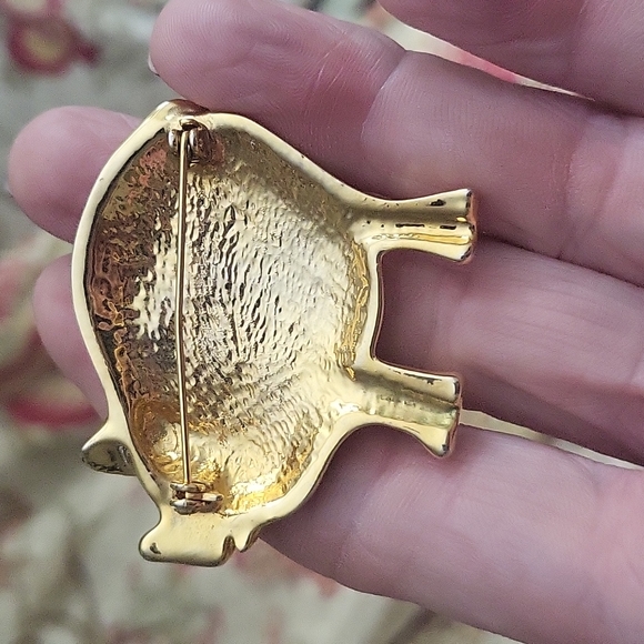 Vintage Gold Pig Pin with Swarovski Crystal Eye - Picture 4 of 5